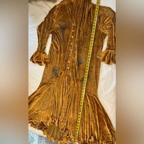 Blue Fish Vintage Golden Velvet Coat - Picture 9 of 14